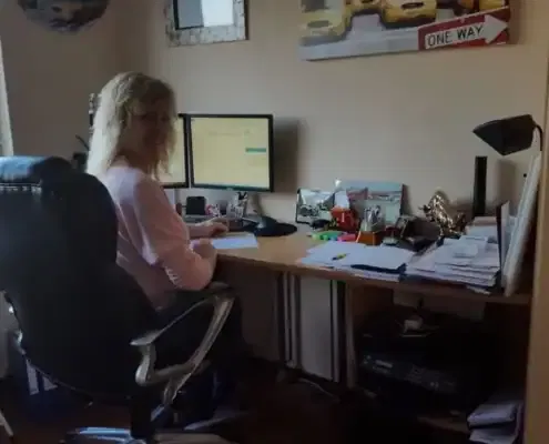 Yvonne-op-kantoor-1030x579